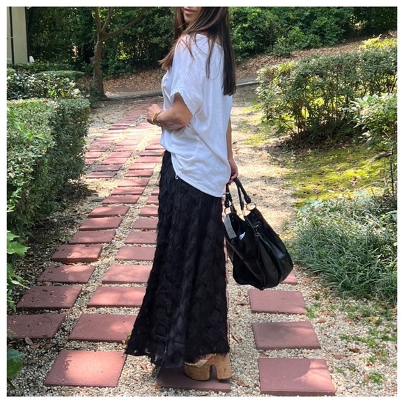 33 ✨LAST ONE✨BLACK FABULOUS SKIRT POSH LIVE LISTING - Picture 4 of 4